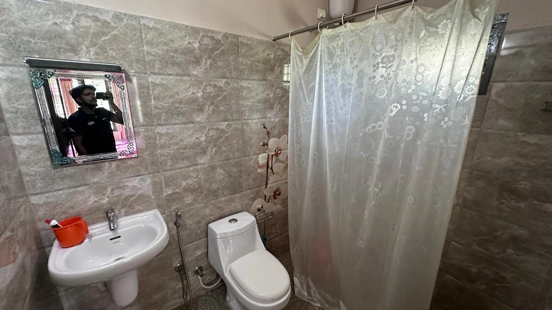 Home Away Roam Stay Kaduturutti