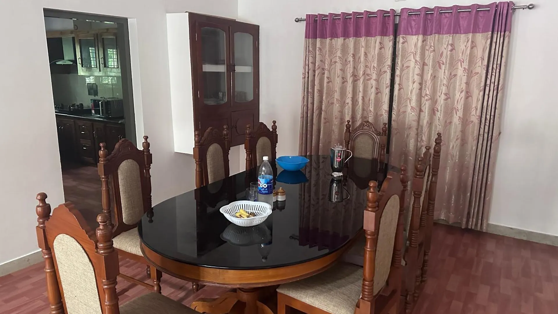Holiday home Home Away Roam Stay Kaduturutti